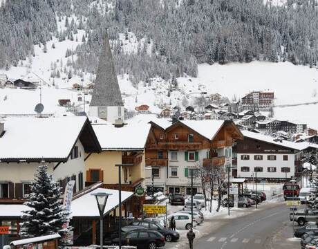 Chalets in Corvara and hotels in Corvara, Italy Chalets in Corvara and hotels in Corvara, Italy