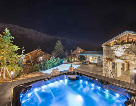 Ski chalets with hot tub