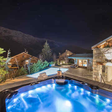 Chalets with hot tub